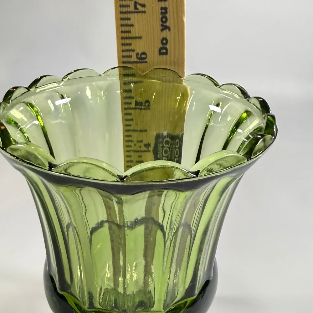 VTG Hazel-Atlas ATC50 Avocado Green Glass Ribbed Scalloped Footed Flower Vase 6